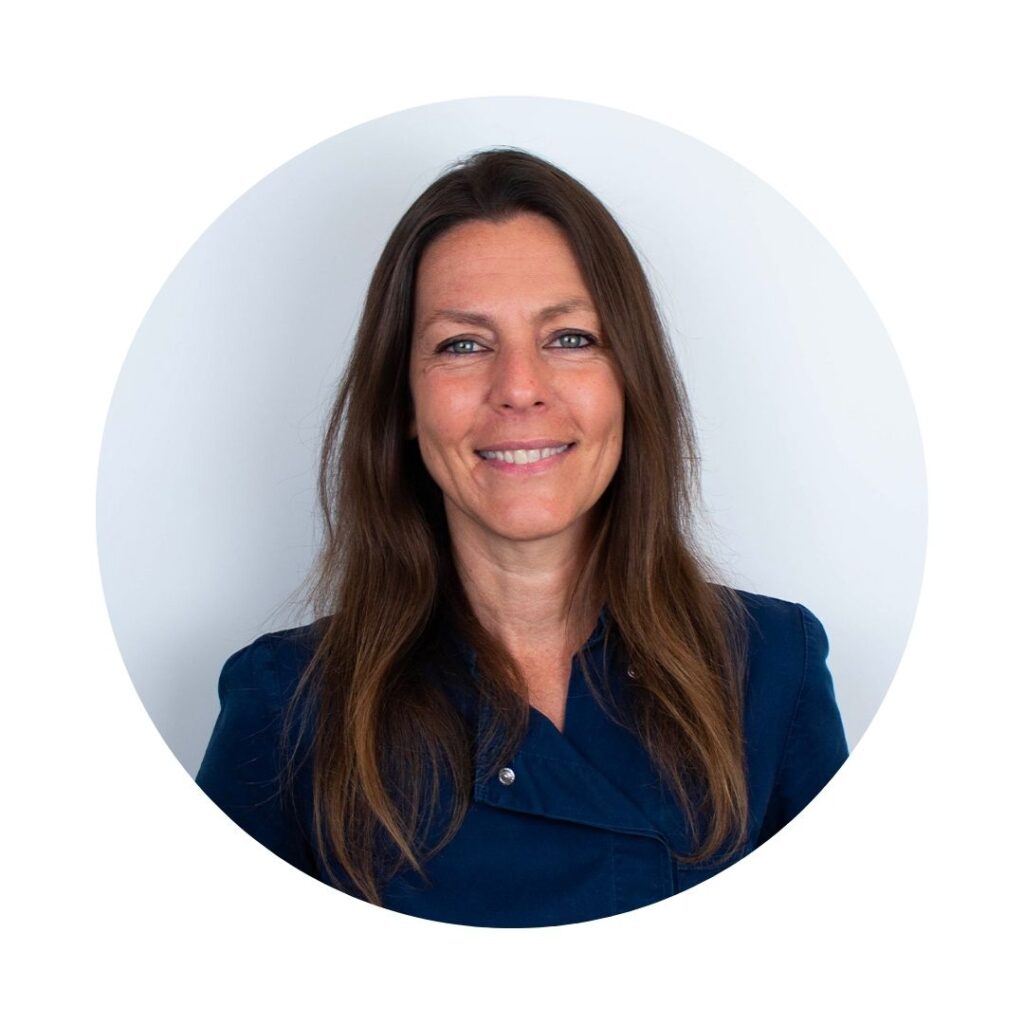 Dr. Maria Grazia Valente, Health Director, and staff of the Centri Dentali Zanardi
