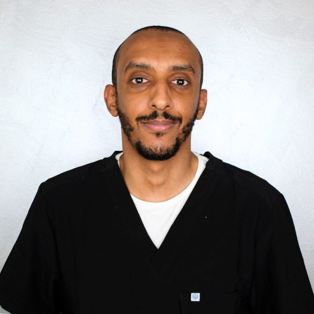 Dottor Zakaria Nuraddin, Ortodonzista e Staff dei Centri Dentali Zanardi