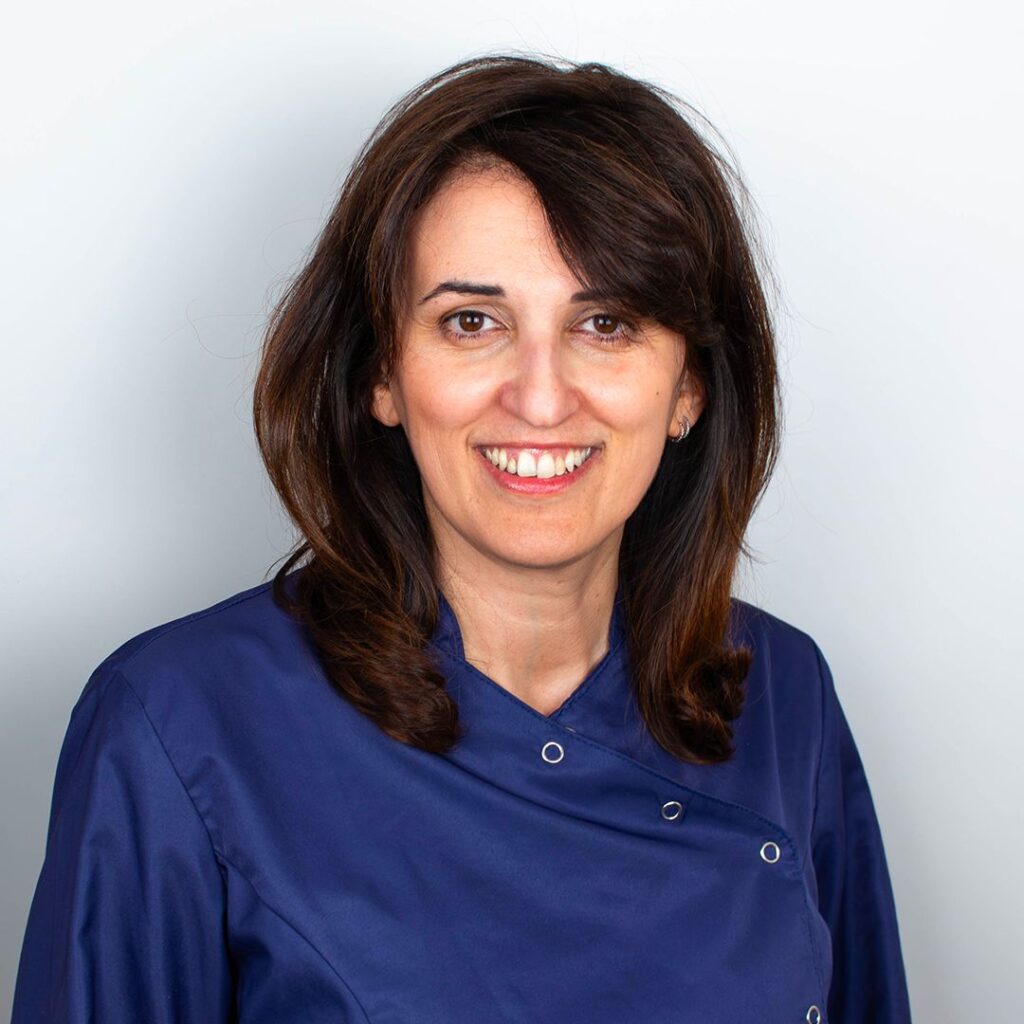 Dottoressa Cristina Colicchia, medicina conservativa, endonzia e staff dei Centri Dentali Zanardi