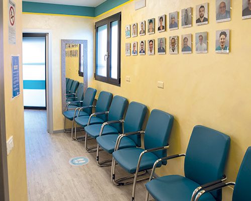 Sala d'attesa a Trezzo Sull'Adda, una delle sedi dei Centri Dentali Zanardi